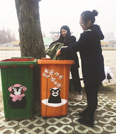 超可愛的校園垃圾桶，引人注意