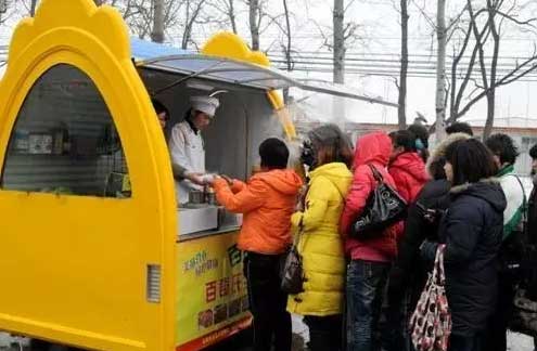 書報亭、早餐車，甚至垃圾桶都有二維碼“身份證”了。